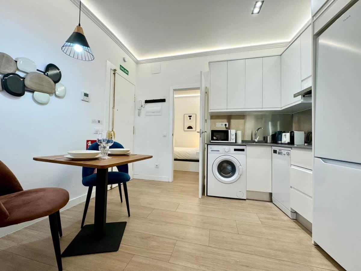 Plaza Mayor Cozy Private Apartment With Ac Madrid Bagian luar foto
